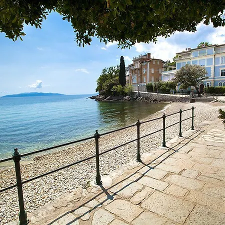 Smart Selection Belvedere Hotel 2*